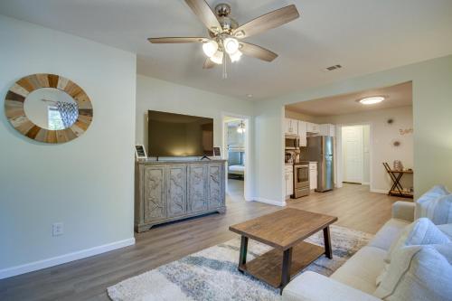 Gulfport Home with Fire Pit RVandTrailer Parking in Gulfport, USA