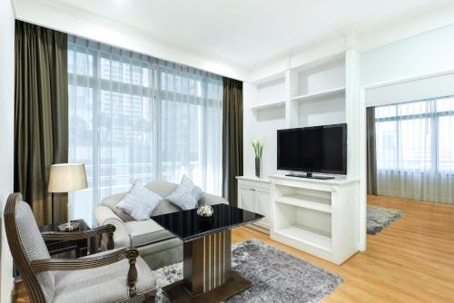 Two-Bedroom Suite image 4