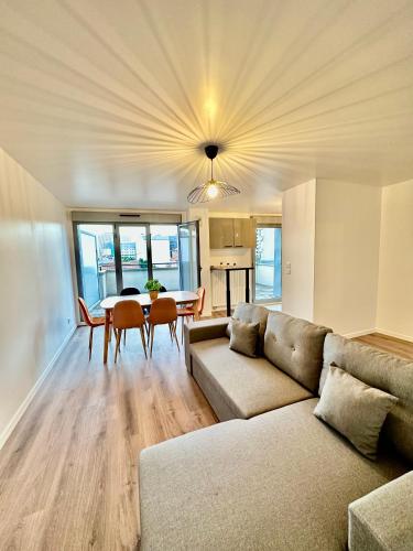 Magnificent apart Paris Bagnolet 402 with view