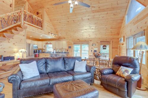 Mtn-View Cabin Hot Tub and Game Room in Blue Ridge in Blue Ridge, USA