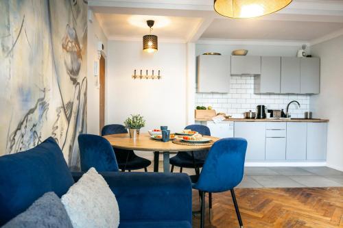 Nowogrodzka 78 - Apartament dla 4 osób - 200m od Szpitala Klinicznego na Lindleya - 1km do Dworca Centralnego - Wifi - Smart TV 45 cali, Warsaw