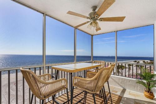 Welcome to Beach Villa's # 606 Vacation Rental - 250 Estero Blvd condo
