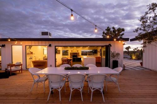 Beautiful Desert House - Heated Pool & Hot Tub in Joshua Tree, USA