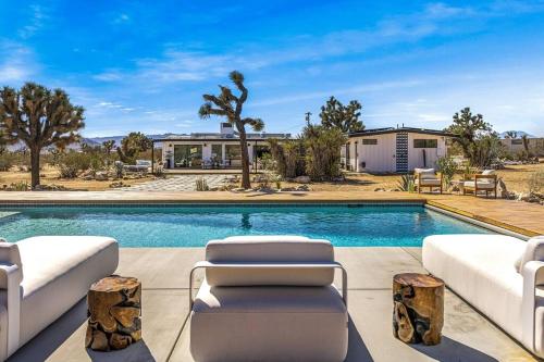 Beautiful Desert House - Heated Pool & Hot Tub in Joshua Tree, USA