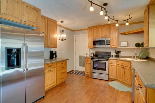 Kaysville Group Getaway 26 Mi to Snowbasin Resort! in Farmington (UT)