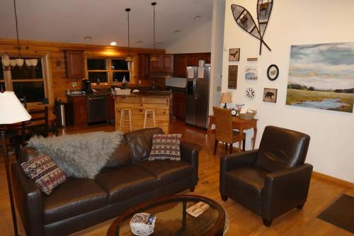 Kendall Retreat @ Deep Creek Lake in Friendsville, USA