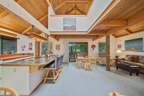 Sea Dream MCA#398 in Manzanita (OR)