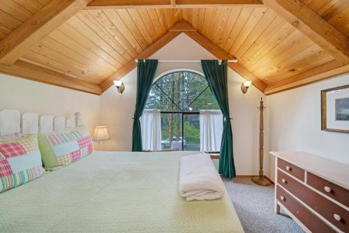 Sea Dream MCA#398 in Manzanita (OR)