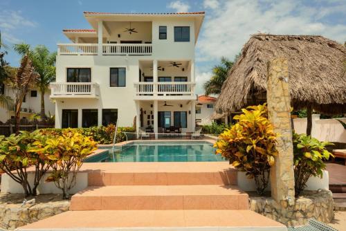 3 Story Oceanfront Luxury Villa 5 Bedroom w Pool