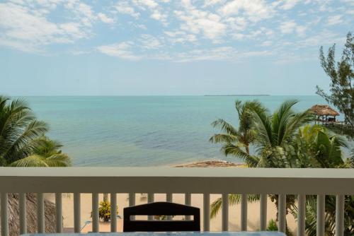 3 Story Oceanfront Luxury Villa 5 Bedroom w Pool