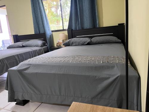 2 double beds