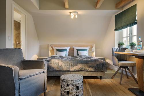 1 queen bed