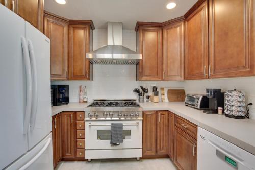 San Diego Home Private Outdoor Pool and Game Room! in Bay Park