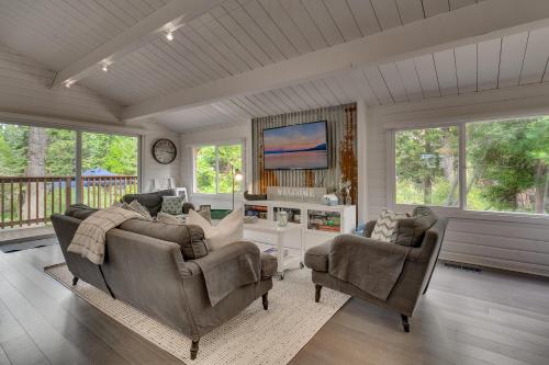 Blackwood Bungalow on the West Shore - 3 BR on the West Shore - Walk to the Lake photo 4