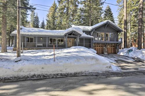 Bluerock Retreat by Tahoe Getaways - 3 BR Pet-Friendly West Shore Cabin with 3 Fireplaces, Short Drive to Skiing