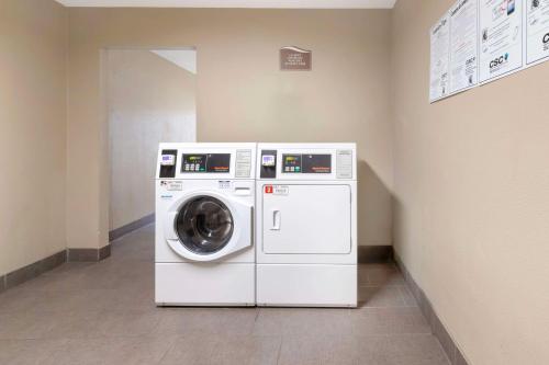 Best Western Ingram Park Inn - image 11