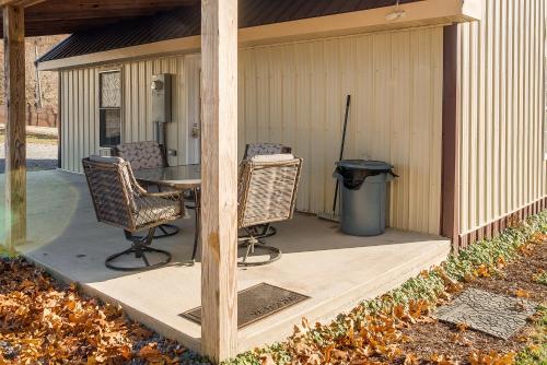 Peaceful Russell Springs Home with Fire Pit and Pond!