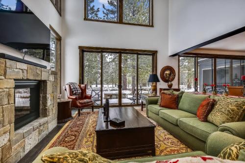Allure at Schaffer's Mill by Tahoe Getaways - 4BR Pet-Friendly Home w Private Hot Tub & Air Conditioning!