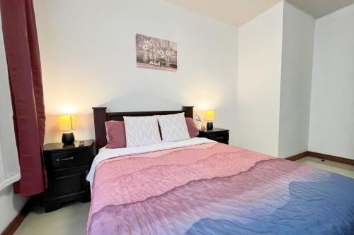 Double Room with Shared Bathroom image 9