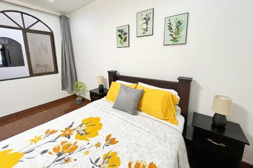 Double Room with Shared Bathroom image 7