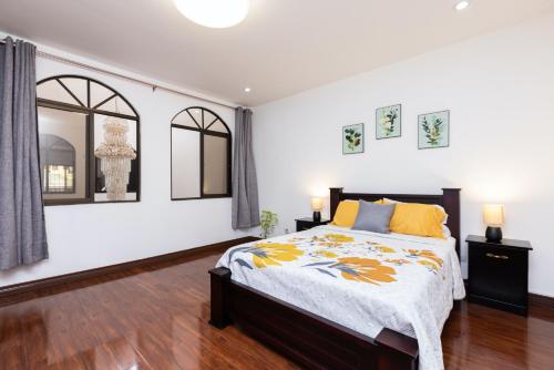 Double Room with Shared Bathroom room in Viva Guest House