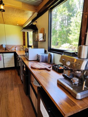 virtuve, Glamping at Zeehan Bush Camp in Zeehana