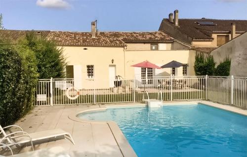 Stunning Home In Saussignac With Wi-fi