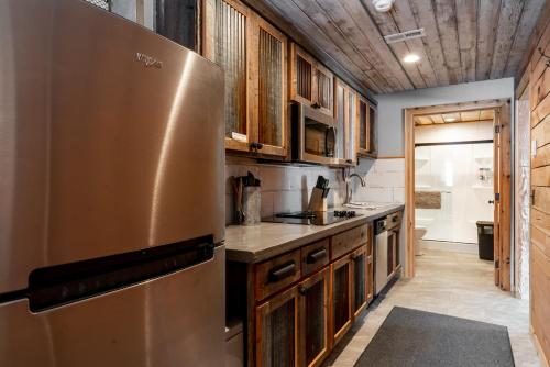Bunkhouse, West Yellowstone (photo 3)