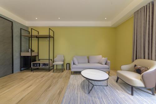 2 double beds