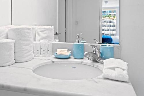 Well Located Unit with parking - Heart Of Brickell in Miami, USA