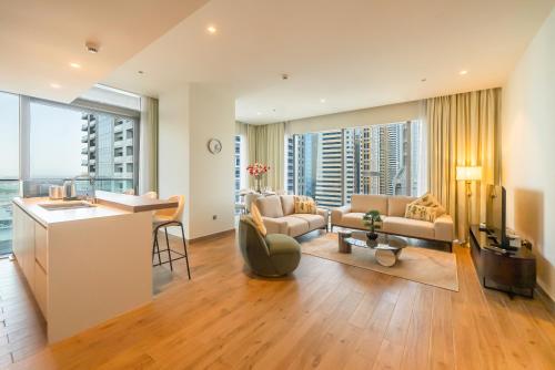 Luton Vacation Homes - Tranquil 2BR Haven in the Heart of Dubai Marina- 28AB04, Dubai