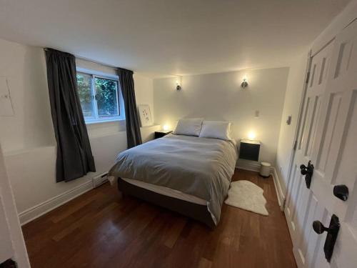 Cozy 1 Bedroom/1 Bath Suite Close to Downtown Van