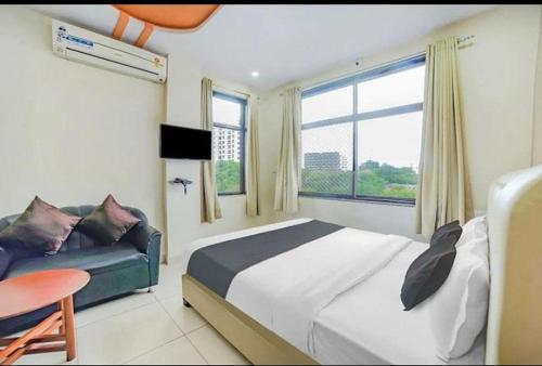 Hotel white House