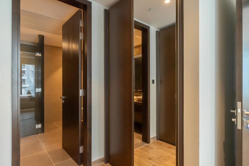 Tranquil 2BR Haven in the Heart of Dubai Marina 28AB04 - image 5
