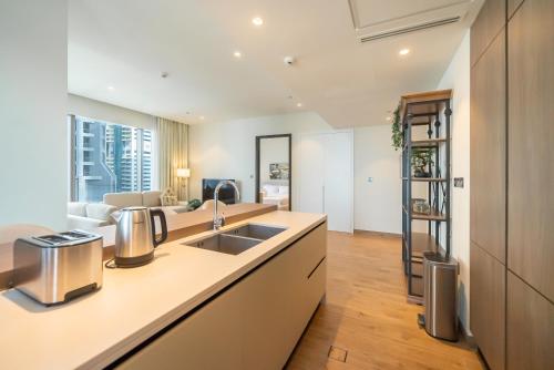 Tranquil 2BR Haven in the Heart of Dubai Marina 28AB04 - image 13