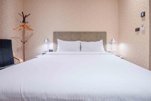 Classic Double Room image 10