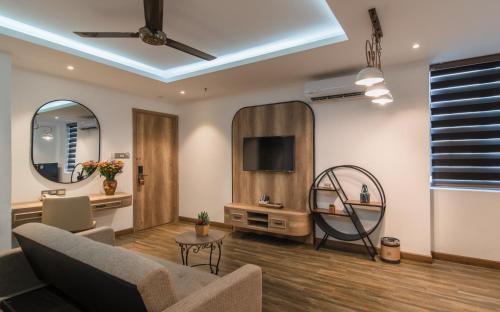 506232706 Aaron Boutique Hotel