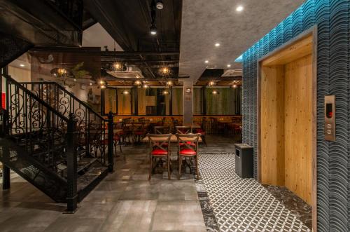 506233410 Aaron Boutique Hotel