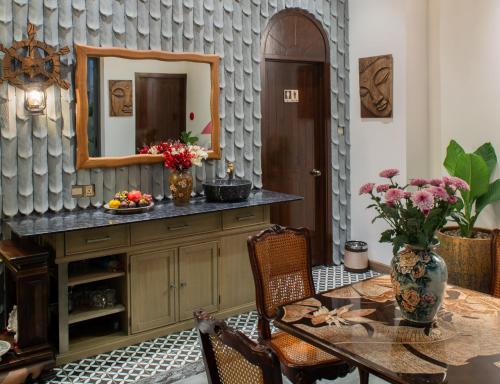 506233780 Aaron Boutique Hotel