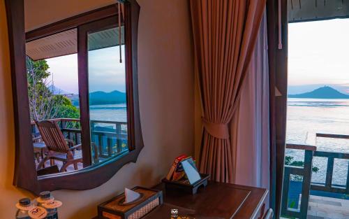Apkārtne, Victoria Cliff Hotel  And Resort in Kawthaung