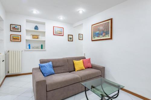 Sant'Ambrogio Central Apt: Your Florence Hideaway - Tap to explore photos