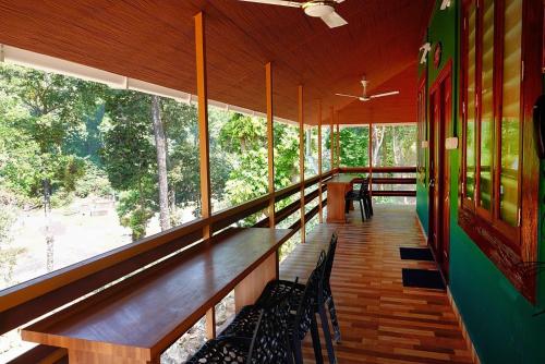 Balkons/terase, Hill Valley Farm House in Nelliyampathy