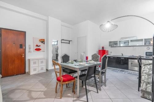 POM10 -Loreto - Duomo- 5 minutes from the Duomo Room Type - One-Bedroom Apartment POM10 -Loreto - Duomo- 5 minutes from the Duomo Room Type - One-Bedroom Apartment