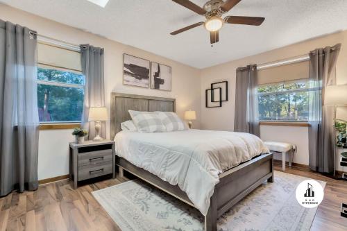 BnB Hyperion - 4BR Pet-Friendly Retreat w Firepit in Eustis, USA