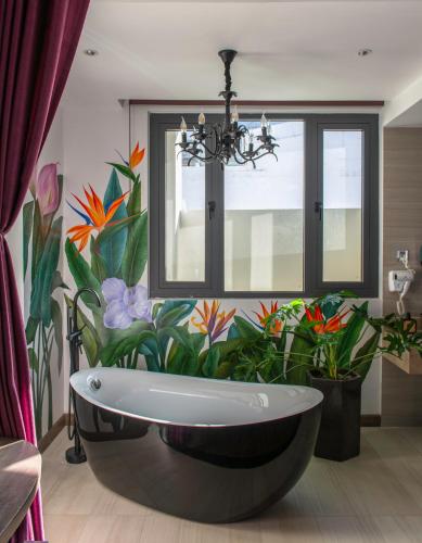 506238135 Aaron Boutique Hotel