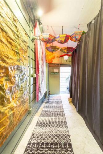 Sutro: Vibrant & Cozy Studio in Central Noe Valley