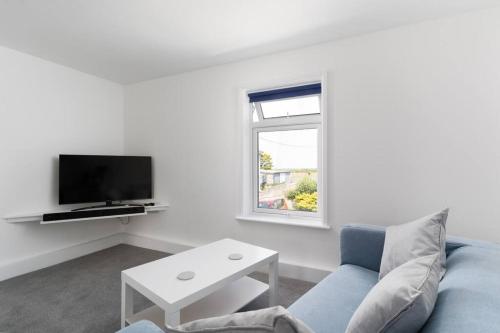 Bright and Modern St Just 1 bedroom apartment in old Cornwall