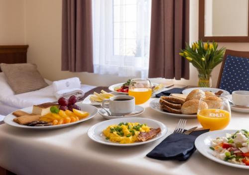 Їжа та напої, Hotel Diamond w Bialym Dworku in Румя