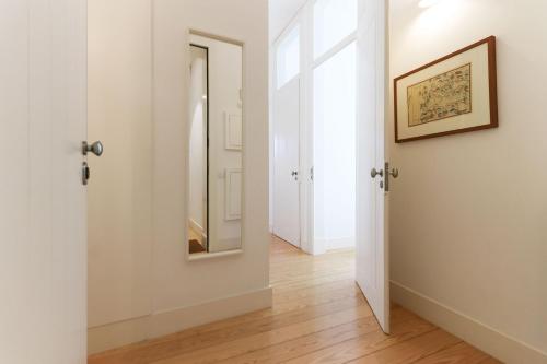 Alfama Deluxe by Homing - main image