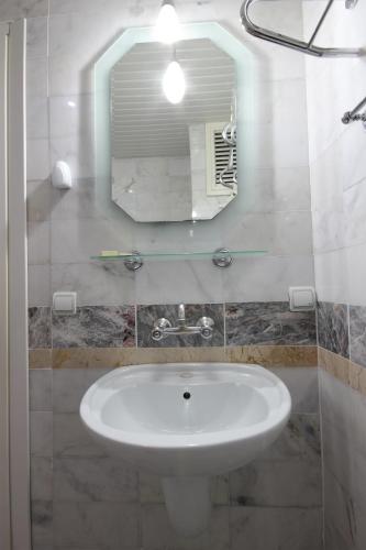 Mandalinn Hotel - image 7